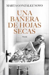 Una Bañera Con Hojas Secas